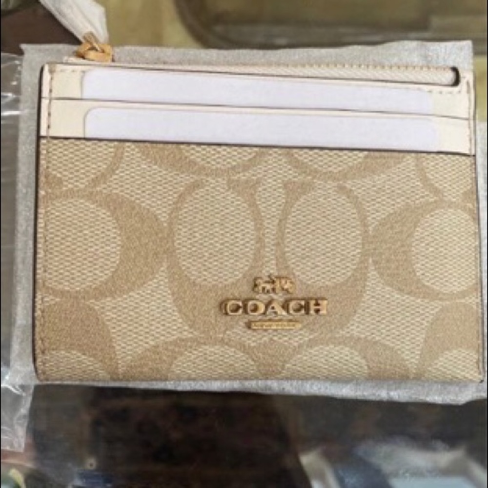 Women’s small size wallet coach